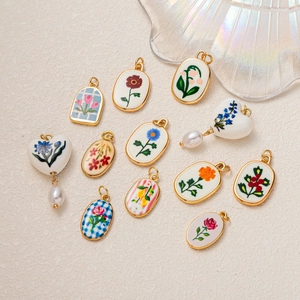 Colgantes florales dorados en forma de corazón y óvalo para joyería DIY