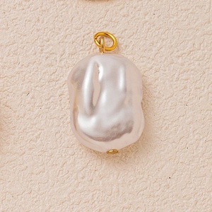 Baroque pearl pendant with 18k gold-plated closed ring for DIY jewelry making