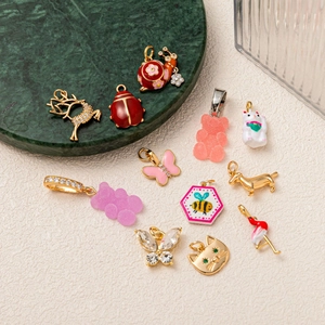 Süße bunte Mini Katzen und Bären Anhänger mit 18K Gold beschichtet für DIY Schmuck