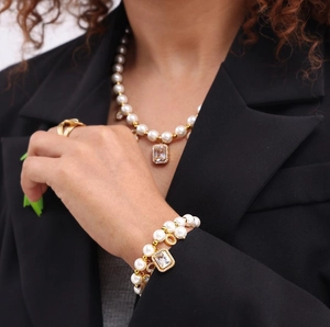 French Vintage Shell Artificial Pearl Jewelry Collection Stainless Steel Rectangular Zircon Pendant Necklace Bracelet For Women