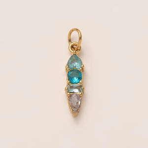 Pendentif en or vertical avec quatre pierres de zircone bleues et claires superposées