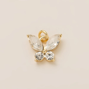 Exquisito colgante de mariposa en oro de 18K con cristales brillantes talla marquesa