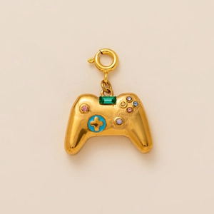 Gouden gamecontroller hanger met kleurrijke kristallen en een handige veerringsluiting