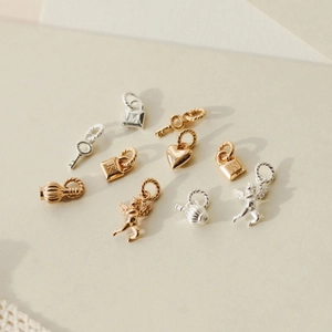Collana Minimalista con Ciondolo in Rame per Uomo Donna Placcata Oro con Strass e Perle Artificiali Gioielli di Moda