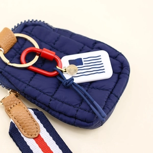 Gesteppter Marine-Nylon-Minibeutel mit rotem Karabiner, Gold-Schlüsselring und Band