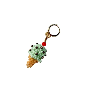 Boucles d'oreilles pendantes glace en perles faites main avec anneau doré vert menthe