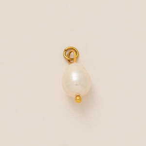 Pendentif perle en forme de goutte plaqué or 18K au fini poli élégant et raffiné