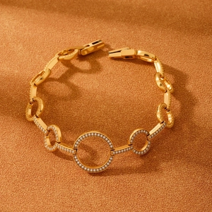Bracelet luxueux en acier inoxydable doré avec pavage en zircone et maillons circulaires