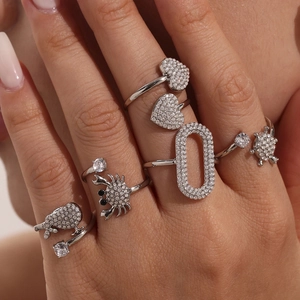 Set di anelli in argento con zirconi con design a cuore, granchio e tartaruga