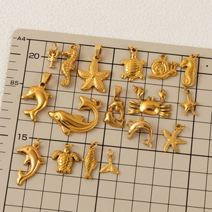 Ozean-Serie 18K vergoldete Anhänger mit Seepferdchen und Schildkröten für DIY-Schmuck