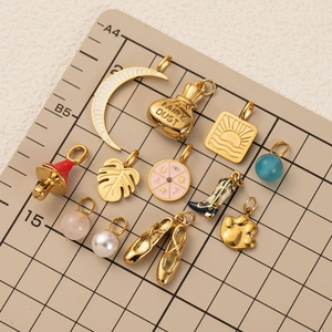 Ensemble de breloques DIY plaqué or 18K avec lune, soleil, sac à poussière et perles