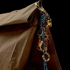 Bijou de Sac Vintage en Alliage de Zinc Porte-clés Avec Corde Tissée Cowboy Fer à Cheval Cœur Pendentif Pour Accessoires de Sac Femme