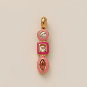 Pendentif géométrique doré élégant avec émail rose et cristaux étincelants