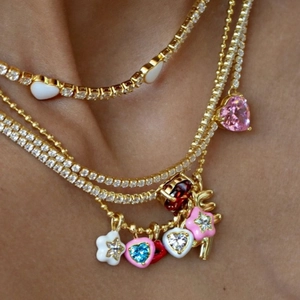 Collana con Pendente a Forma di Cuore e Fiore in Rame per Donna Placcata Oro Smalto Labbra Catena da Clavicola Gioielli con Strass Regalo