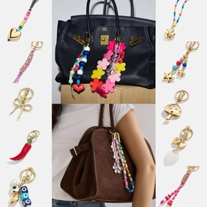 Bijou de Sac Perlé Coloré Porte-clés en Métal Fleur Cœur Champignon pour Femme Accessoires DIY Mode Décoration de Sac à Dos