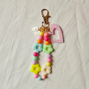 Colorful beaded keychain with floral beads and heart charm in 18K gold-plated finish