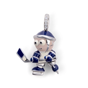 Pendentif joueur de hockey avec émail bleu et bélière en cristaux brillants sur fond blanc