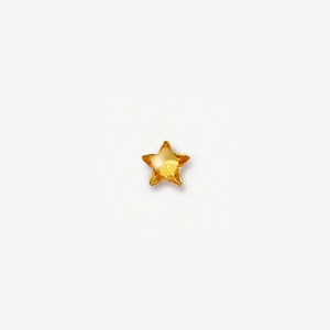Primer plano del colgante de estrella ámbar con cristal tallado para joyería DIY