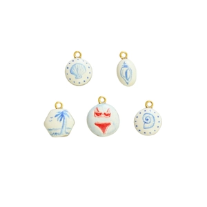 Set ciondoli in ceramica dipinti a mano con motivi estivi e anelli placcati in oro 18K per DIY
