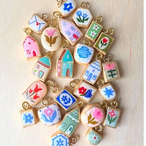 18K Gold Plated Stainless Steel Enamel Floral House Pendant Necklace For Women Vintage Commute Jewelry Painted Charms