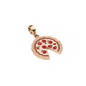 Vue détaillée du pendentif pizza plaqué or 18K avec émail coloré et perle de charme à grand trou