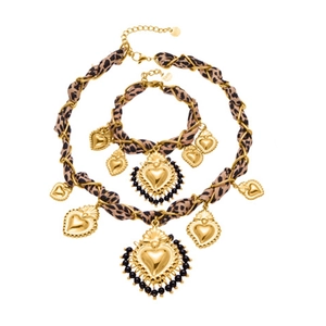 Set di collana e bracciale vintage con sciarpa leopardata e ciondoli a cuore dorati