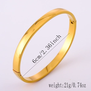 Bracciale rigido aperto in acciaio al titanio da 6 mm lucido da donna in finitura oro