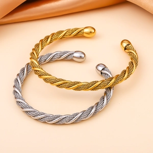 Bracciale Rigido Aperto in Acciaio Inossidabile Minimalista Donna Cavo Torsionato Placcato Oro 18K Estremità a Sfera Gioielli