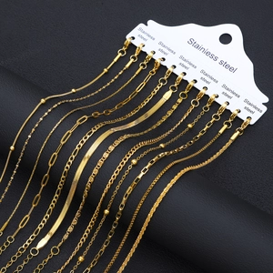 Set de collares de acero inoxidable bañados en oro de 18 quilates con varios diseños