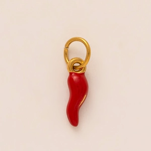 Minimalistischer roter Chili-Anhänger mit 18K Vergoldung für DIY-Schmuckherstellung