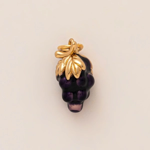 Pendentif élégant en forme de raisin violet avec feuilles dorées et finition polie