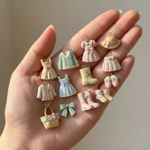 Edelstahl Mini Kleidung Charms DIY Schmuck Zubehör Kleine Anhänger Süßes Kleid Pullover Schuhe Tasche Form Für Damen