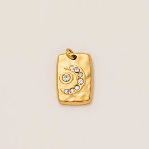 Pendentif rectangulaire en acier doré 18K avec effet martelé, lune et oxydes de zirconium