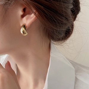 Polished gold teardrop earrings for women in minimalist stainless steel style