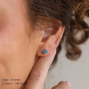 5mm blue crystal flower clover stud earrings in gold plated stainless steel