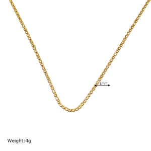 Collier tennis en zircone carrée dorée de 2mm au design minimaliste chic pour femme