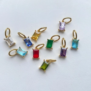 Lot de 10 pendentifs rectangulaires en pierre de naissance avec finition plaqué or 18K