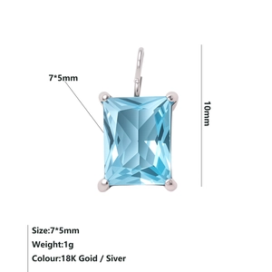 Tabella taglie dettagliata di un ciondolo con gemma azzurra 7x5mm e base argento