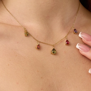 Collana stile francese placcata oro 18K con cinque ciondoli multicolore a forma di goccia