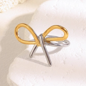 Bague papillon bicolore élégante en acier inoxydable plaqué or 18 carats pour femme