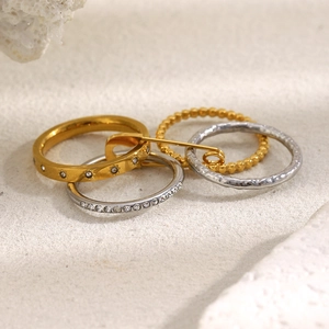 18K gold plated four-layer pin and star rings set with rhinestones on white coral