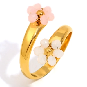 Adjustable 18K gold-plated stainless steel ring featuring pink and white floral bead motifs