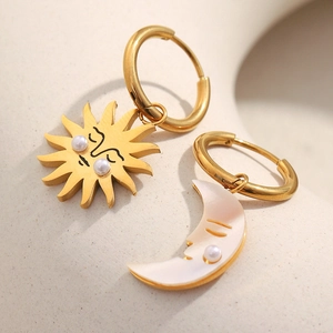 18K gold-plated stainless steel asymmetric sun and moon drop earrings with pearls