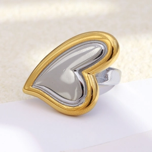 Polierter zweifarbiger Herzring aus 18K Gold und Silber in minimalistischem Luxusstil