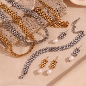18K vergoldetes geflochtenes Schmuckset aus Mesh-Kette und Armband mit Perlenohrringen