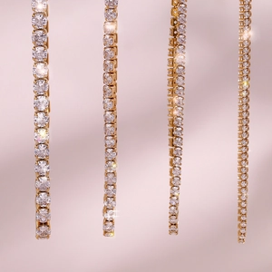 Colliers de tennis élégants plaqués or 18 carats avec zircons blancs en plusieurs tailles
