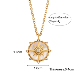 Collier roue en nacre avec pendentif étoile à huit branches et cristaux blancs brillants
