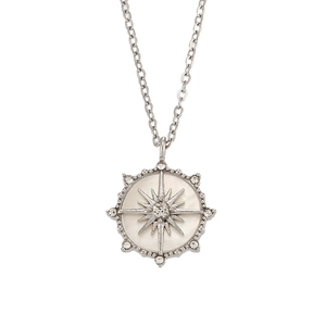Collier argenté avec pendentif étoile à huit branches, nacre blanche et strass brillants