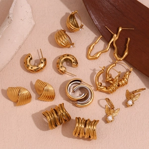 Vintage 18K gold-plated stainless steel earrings set with geometric and pearl designs