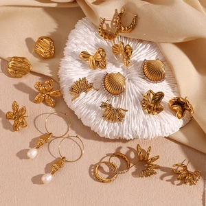 18K gold plated stainless steel vintage geometric earrings set with pearls and shells